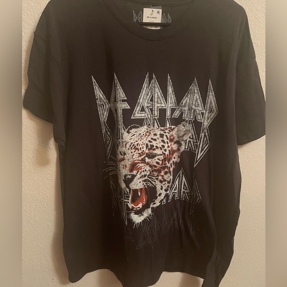 NWT Graphic tee